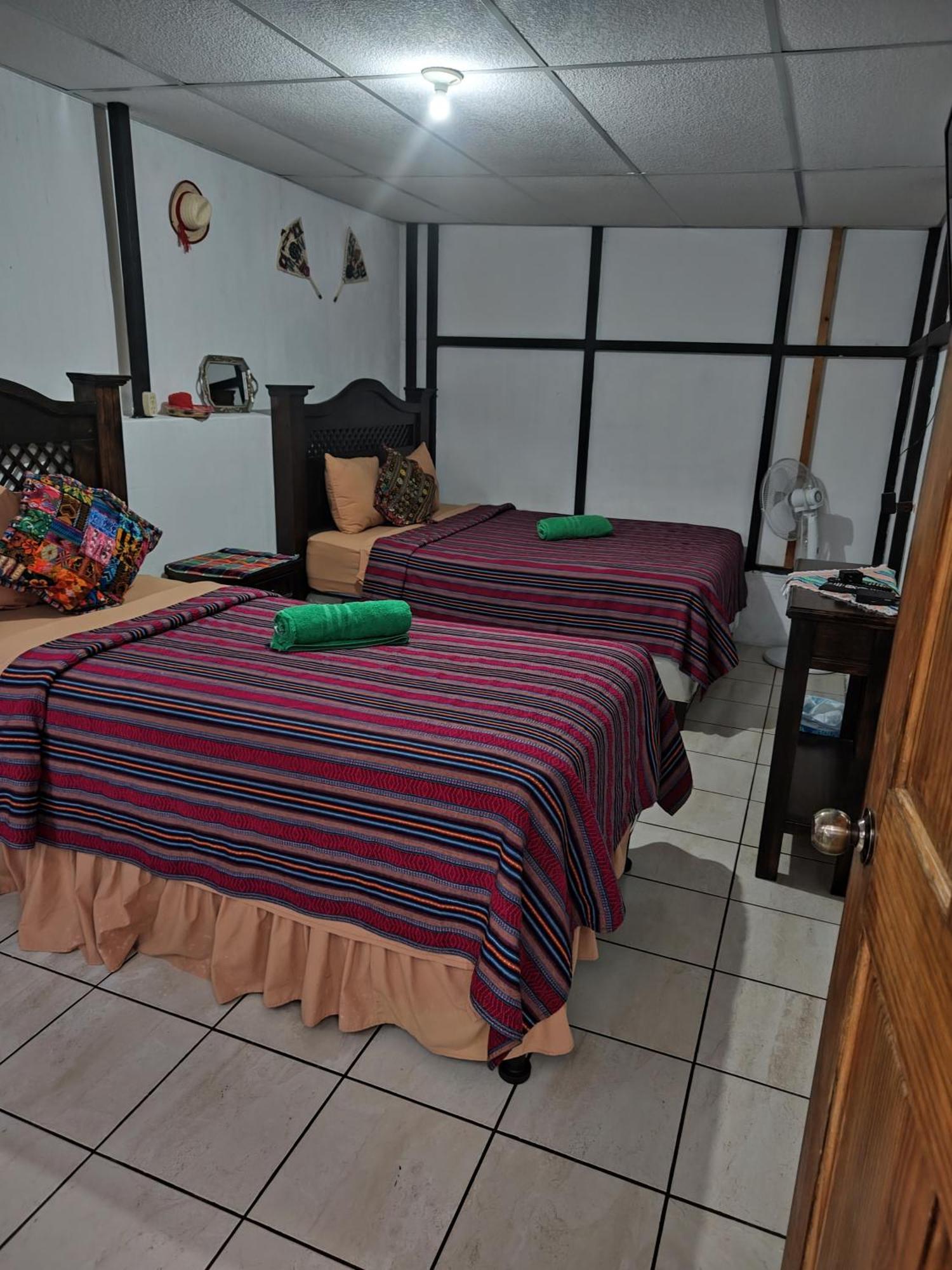 Francisco'S Rest House Hotel 안티구아 과테말라 외부 사진